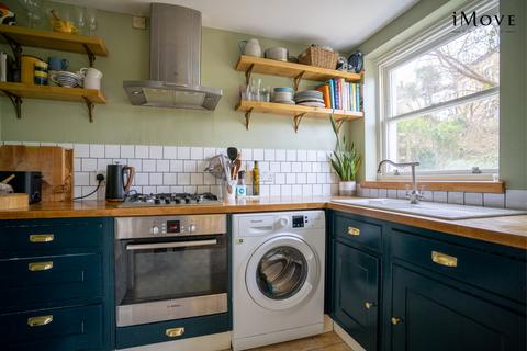 Flat 1, 67 Gipsy Hill, London, SE19 1QH
