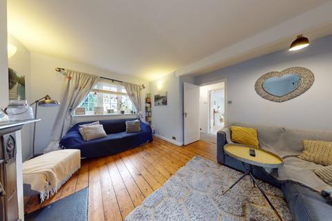 4 bedroom semi-detached house for sale, Clayton Crescent, Brentford