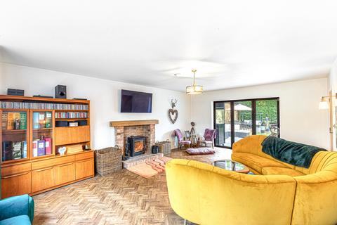 Mossdale Forest Drive, Kirby Muxloe, Leicester, LE9 2EA