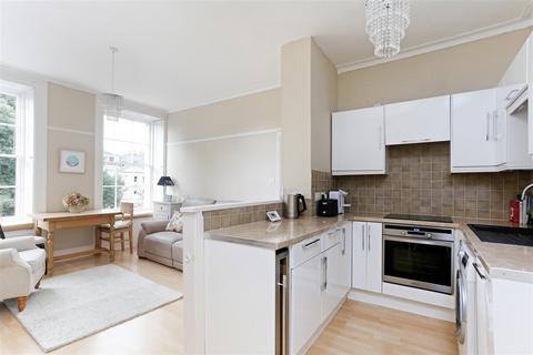 Second Floor Flat, 28 Caledonia Place, Bristol, BS8 4DL