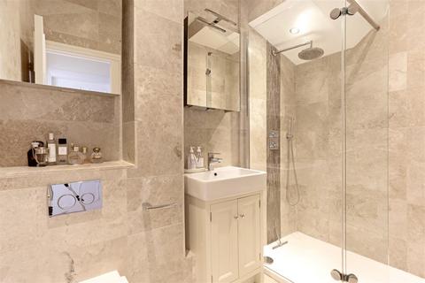 Second Floor Flat, 28 Caledonia Place, Bristol, BS8 4DL
