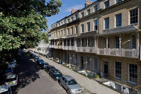 Second Floor Flat, 28 Caledonia Place, Bristol, BS8 4DL