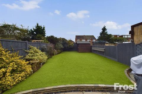25 Orchard Avenue, Feltham, TW14 9RD