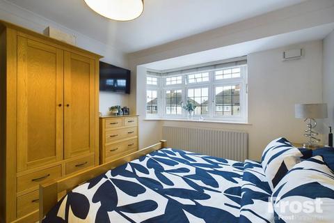 25 Orchard Avenue, Feltham, TW14 9RD