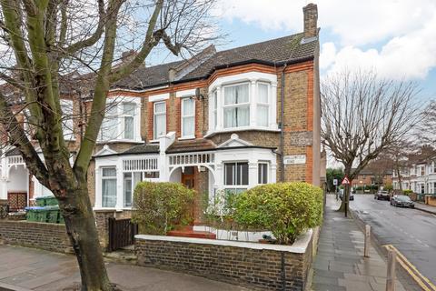 2 bedroom flat for sale, Swallowfield Road, Charlton, SE7