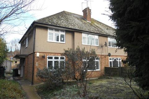 2 bedroom maisonette to rent, Hempstead Road, Watford, Hertfordshire