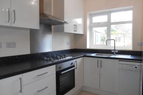 2 bedroom maisonette to rent, Hempstead Road, Watford, Hertfordshire