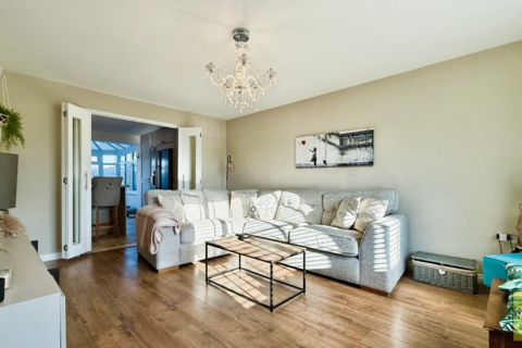 6 Clos Cae Ffynnon, North Cornelly, Bridgend, CF33 4HX