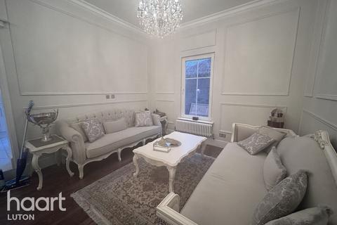 2 bedroom detached bungalow to rent, Stockwood Park, LUTON