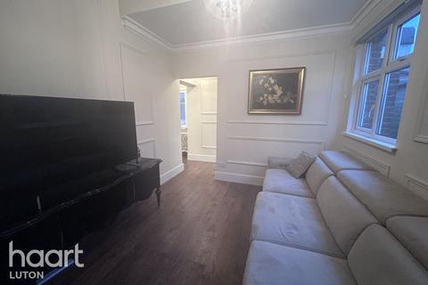 2 bedroom detached bungalow to rent, Stockwood Park, LUTON