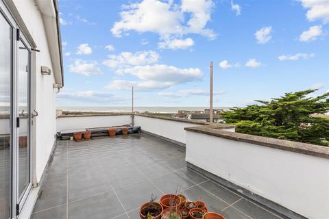 3 bedroom penthouse for sale, Bramber Close, Crooked Lane, Seaford