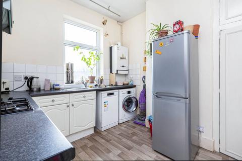 3 bedroom flat to rent, Grove Vale, East Dulwich, London, SE22