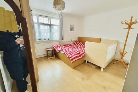 undefined, Lee Road, Perivale UB6
