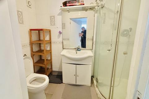 undefined, Lee Road, Perivale UB6