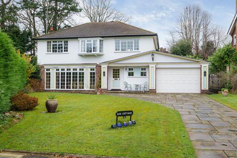 4 bedroom detached house for sale, Spinney Oak, Bickley