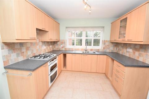 3 bedroom detached house to rent, Plum Way, Willand, Cullompton