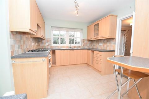 3 bedroom detached house to rent, Plum Way, Willand, Cullompton