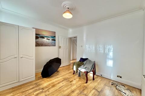 4 bedroom terraced house for sale, Green Road, London N20