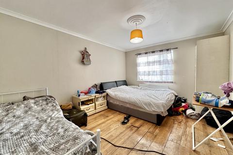 4 bedroom terraced house for sale, Green Road, London N20