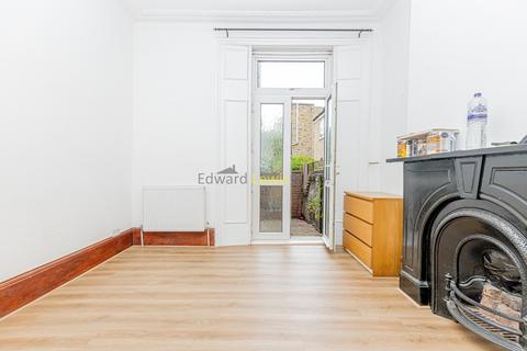 2 bedroom flat to rent, Brooke Road, London N16