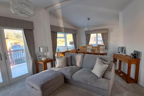 2 bedroom lodge for sale, Whitford CH8