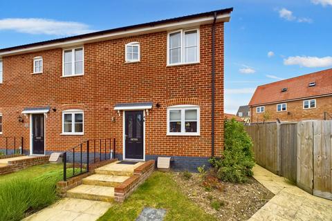 2 bedroom end of terrace house for sale, Swale View, Thetford, IP24