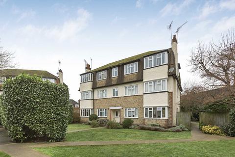 3 bedroom flat for sale, Lancaster Close, Kingston Upon Thames KT2