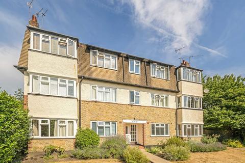 16 Lancaster Close, Kingston Upon Thames, KT2 5NH