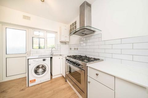 16 Lancaster Close, Kingston Upon Thames, KT2 5NH