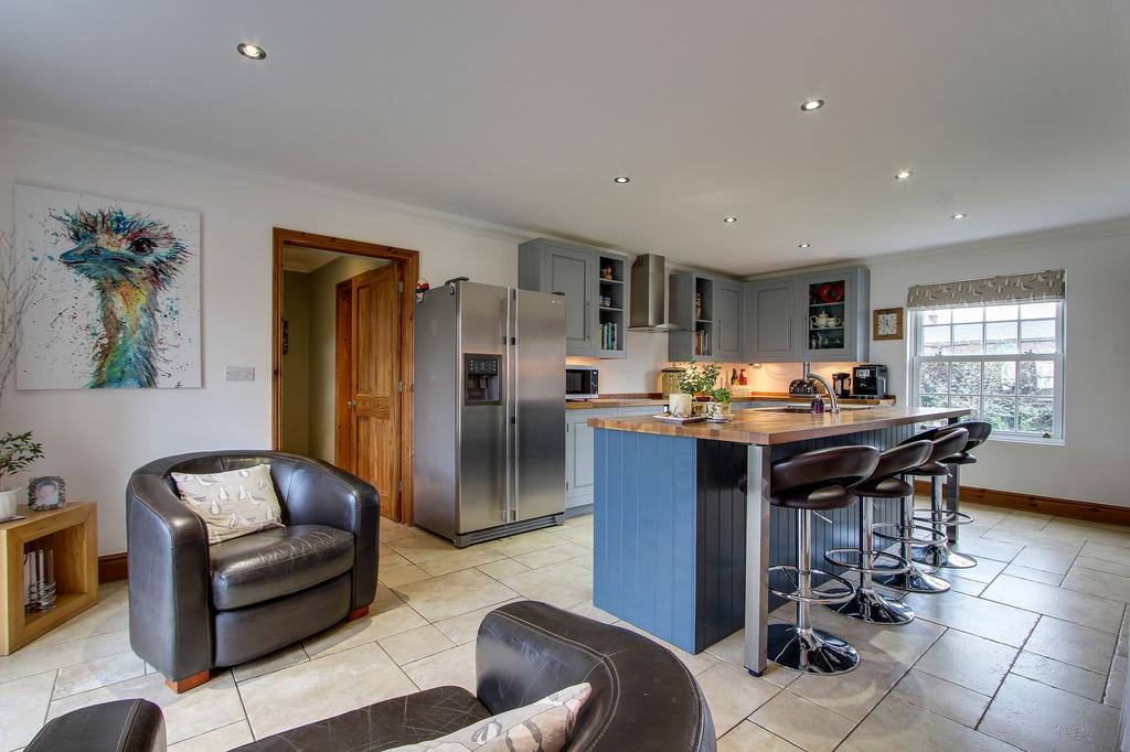 Kitchen/Breakfast Room