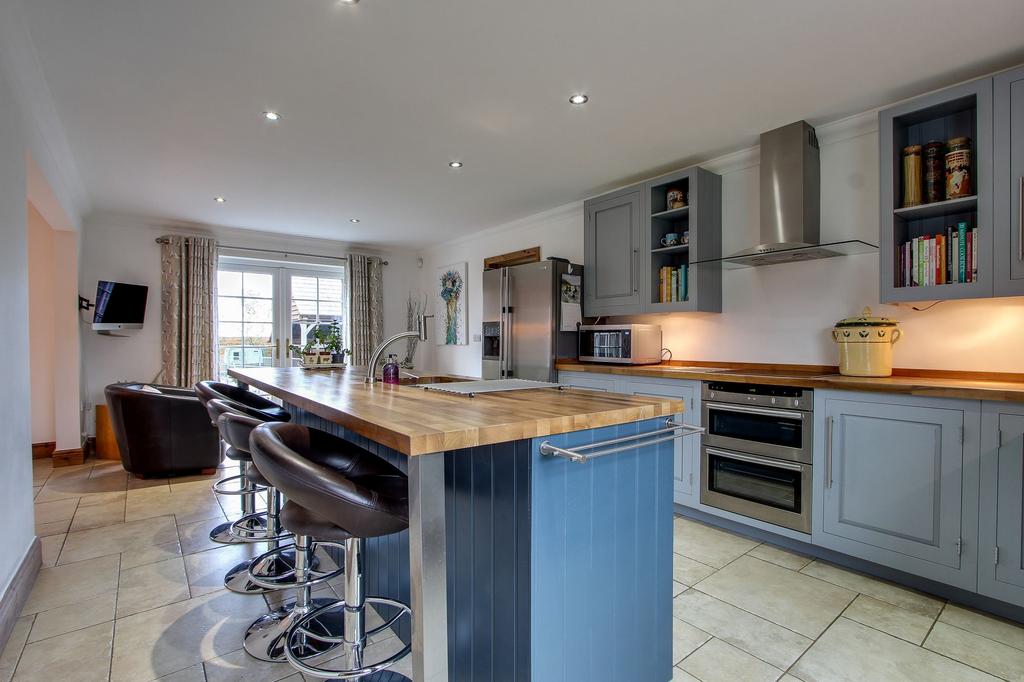 Kitchen/Breakfast Room