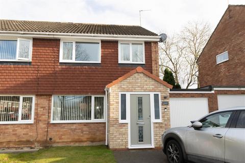 3 bedroom house for sale, Cowdray Court, Newcastle Upon Tyne