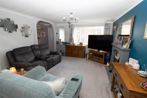 3 bedroom semi-detached house for sale, Cowdray Court, Newcastle Upon Tyne