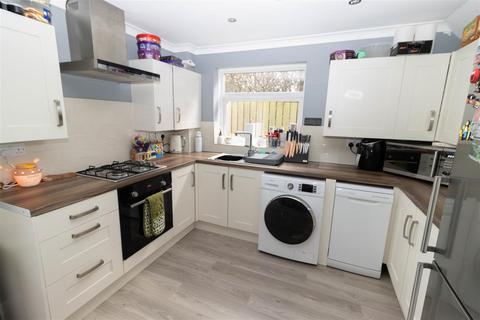 3 bedroom semi-detached house for sale, Cowdray Court, Newcastle Upon Tyne