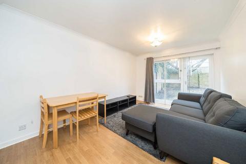 2 bedroom flat to rent, Nantes Close, London SW18