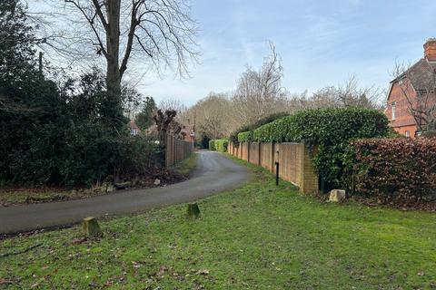 Land for sale, Land to the north of Bullswater Lane, Surrey, GU24 0LY