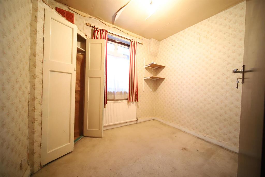 Bed3.jpg