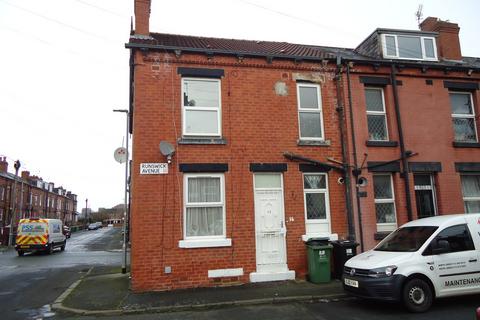 2 bedroom end of terrace house to rent, Runswick Avenue, Leeds LS11