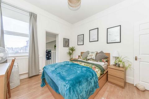 1 bedroom flat for sale, London Road, London SW17