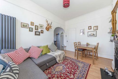 1 bedroom flat for sale, London Road, London SW17