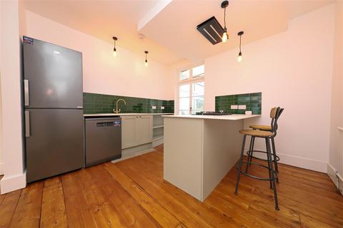 2 bedroom apartment to rent, Hartington Terrace, Brighton