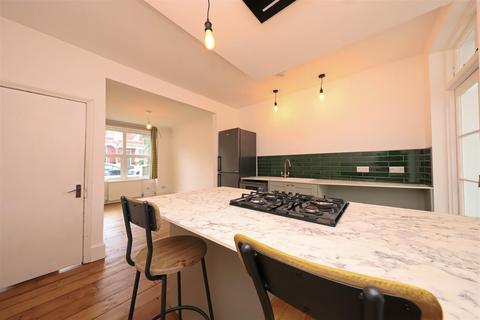 2 bedroom apartment to rent, Hartington Terrace, Brighton