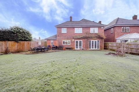 5 bedroom detached house for sale, Cuckoo Hill Road, Pinner HA5