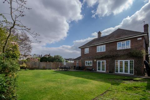 5 bedroom detached house for sale, Cuckoo Hill Road, Pinner HA5
