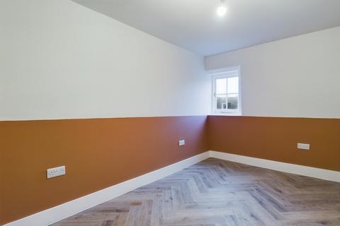 2 bedroom maisonette to rent, Castle Steet, Dover