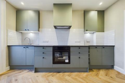 2 bedroom maisonette to rent, Castle Steet, Dover