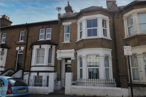 3 bedroom terraced house to rent, Queens Road, Southend On Sea SS1