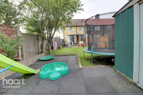 3 bedroom terraced house to rent, Eaton Gardens, DAGENHAM