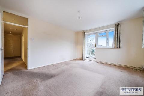 2 bedroom flat for sale, Patricia Court, Upper Wickham Lane, Welling, Kent, DA16 3EP