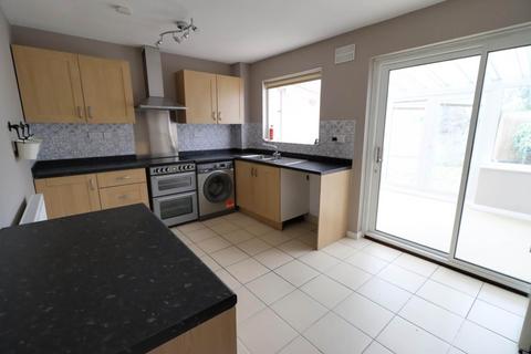 3 bedroom end of terrace house to rent, Dunholme Close, Lower Earley